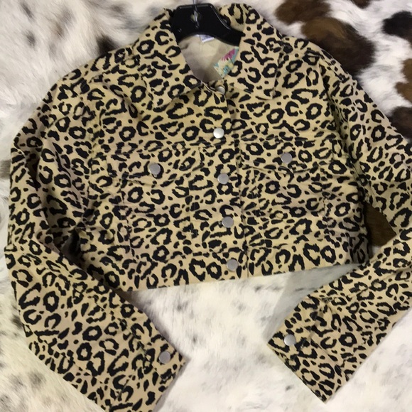 Wild Leopard Cropped Jacket Fashion Statement - Picture 4 of 6